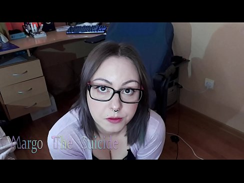 ❤️ Ragazza sexy con gli occhiali succhia il dildo profondamente sulla macchina fotografica ️❌ Super sessoal it.pornpictureshq.ru ❌❤
